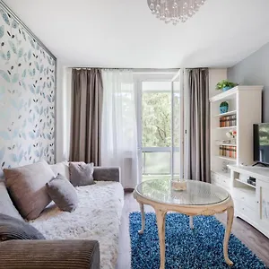 Belleville With Balcony Apartament